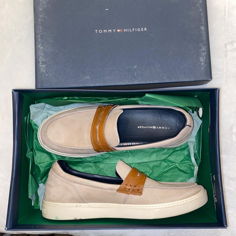 Tommy Hilfiger Cream and Tan Loafers Slip-Ons